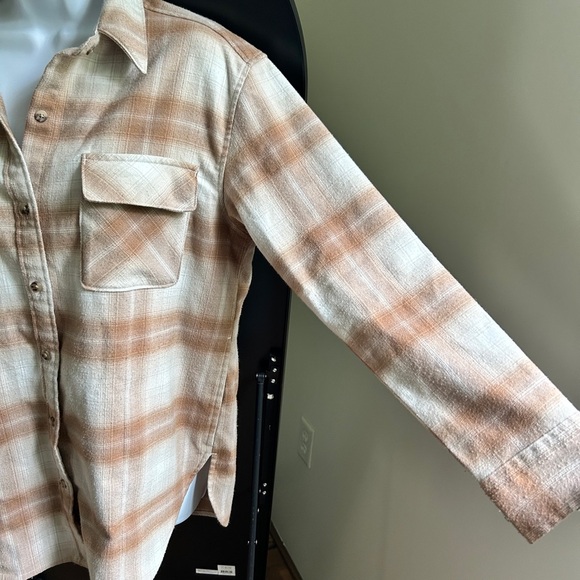 Abercrombie & Fitch Plaid Oversized Shacket - Picture 5 of 10